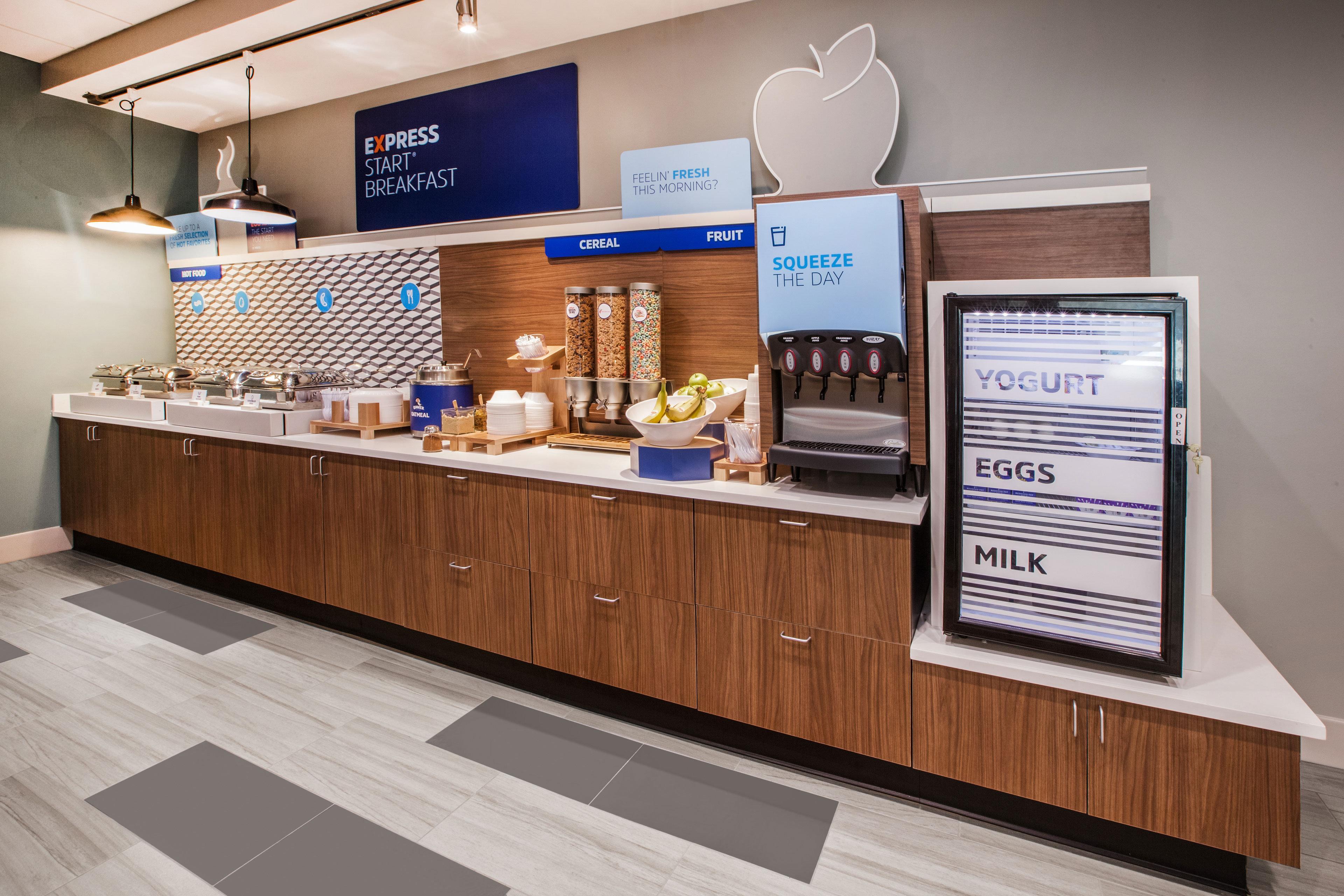 Holiday Inn Express - Plymouth By Ihg Exterior foto