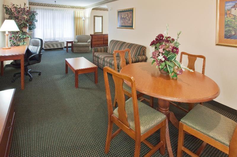 Holiday Inn Express - Plymouth By Ihg Exterior foto